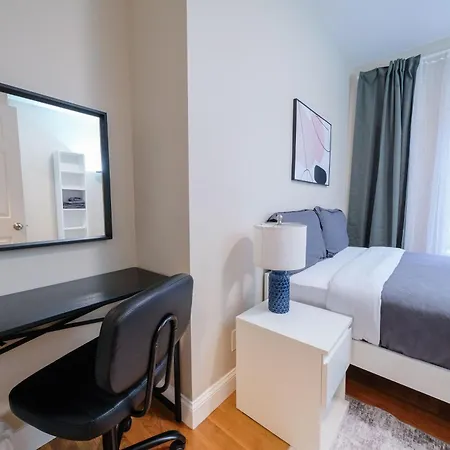 Holiday home Sunny 4br/2ba Retreat In Morningside Heights, Nyc *