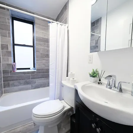 Sunny 4br/2ba Retreat In Morningside Heights, Nyc *