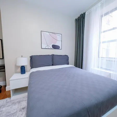 Holiday home Sunny 4br/2ba Retreat In Morningside Heights, Nyc