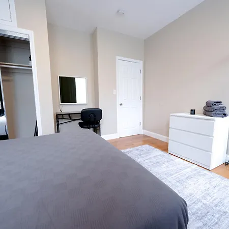 Holiday home Sunny 4br/2ba Retreat In Morningside Heights, Nyc *