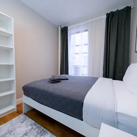 Holiday home Sunny 4br/2ba Retreat In Morningside Heights, Nyc