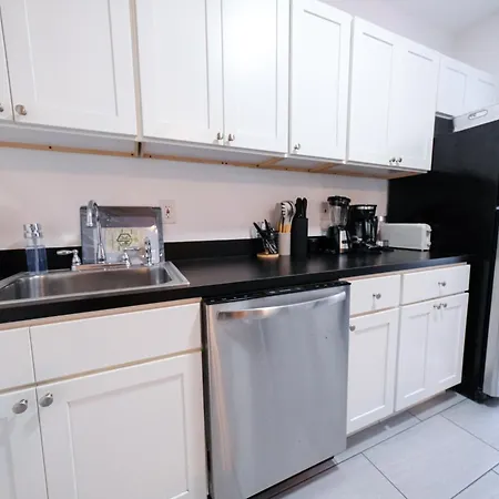 Holiday home Sunny 4br/2ba Retreat In Morningside Heights, Nyc New York