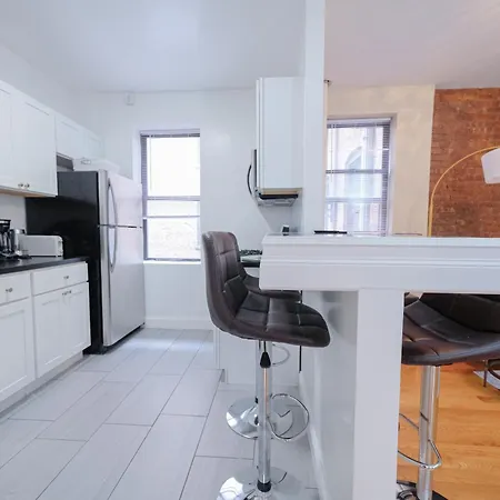 Holiday home Sunny 4br/2ba Retreat In Morningside Heights, Nyc New York