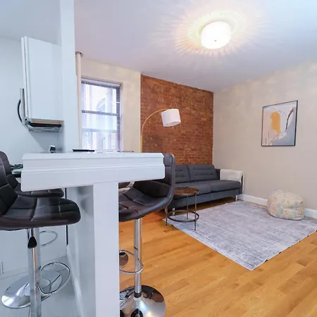 Holiday home Sunny 4br/2ba Retreat In Morningside Heights, Nyc New York