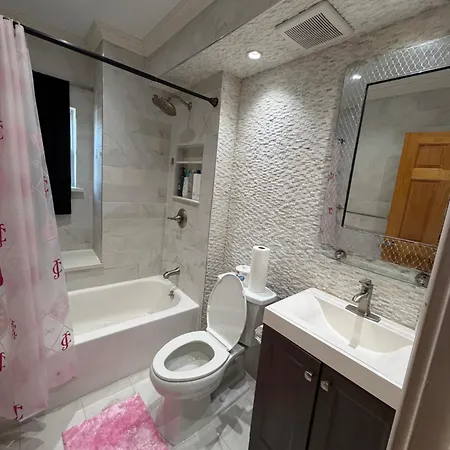 Jfk Private Room With Host Present Apartment