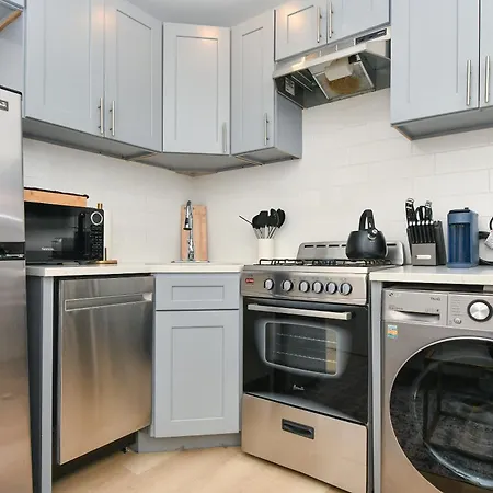 Cozy 1br In Manhattan W Private Terrace