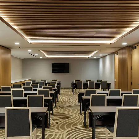 The Westin Flushing Laguardia Airport 4*