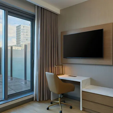 Hotel The Westin Flushing Laguardia Airport New York