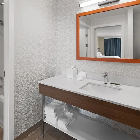La Quinta & By Wyndham Queens Nyc Jfk Airtrain