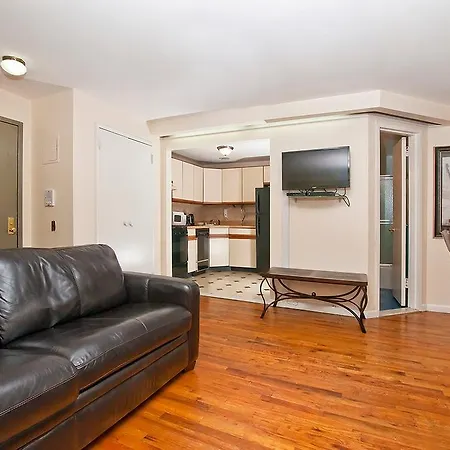 Superior Midtown East Apartment