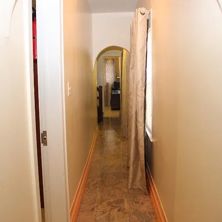 Sleep Days Avenue H Apartment