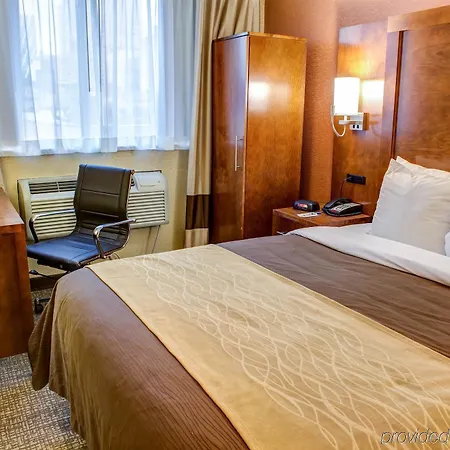 Ramada By Wyndham Times Square West