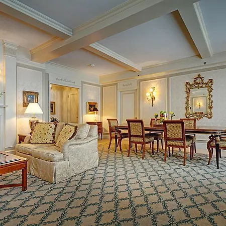 Hotel Elysee By Library Collection New York
