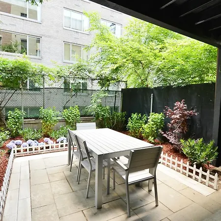 Townhouse Lincoln Center Apartment *