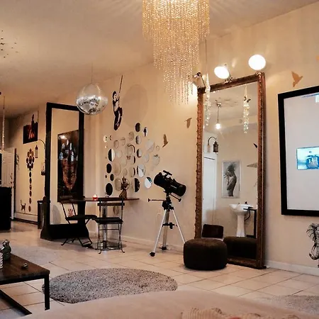 Apartment 2 Open Loft With Private Backyard