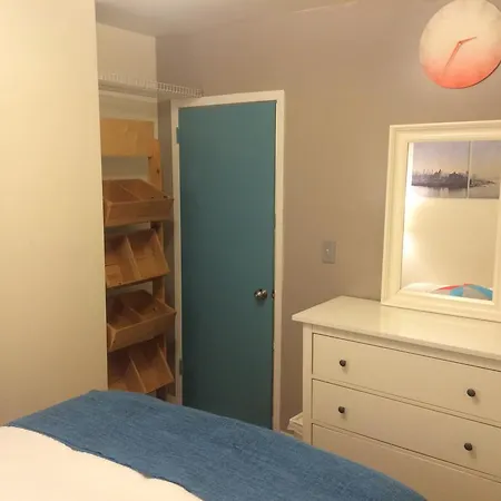 Nyc Two-bedroom Apartment, Next To Subway Apartment *
