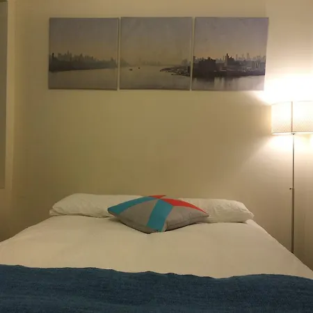 Nyc Two-bedroom Apartment, Next To Subway