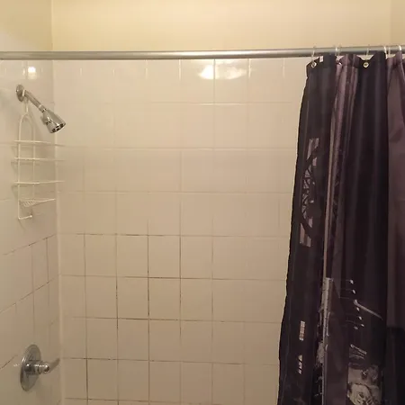 Nyc Two-bedroom Apartment, Next To Subway Apartment