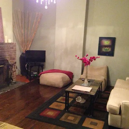 Colonial House Bed & Breakfast New York