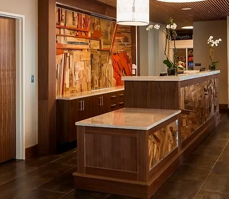 Hilton Garden Long Island 3*