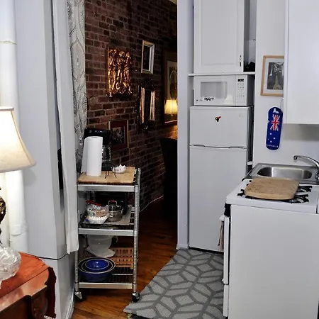 Garden House With 2 Bedroom Apartment *