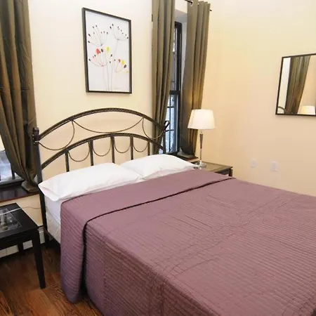Fifth Avenue Deluxe Apartment *