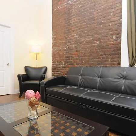 Fifth Avenue Deluxe Apartment