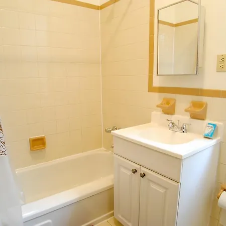 Elegant & 2 Bedroom Ny Apartment