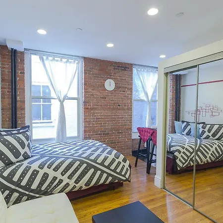 - Cozy Apartment New York