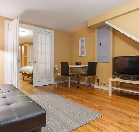 Three Bedroom Apartment - 3Rd Street Apartment *