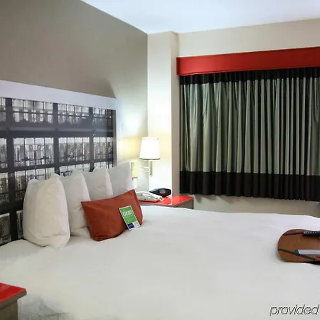 Hampton Madison Square Garden 3*