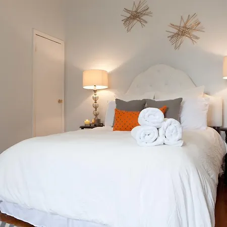 Urban Chic Prospect Park Apartment