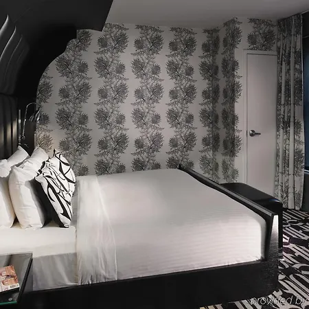 Night By Sb At Times Square Hotel