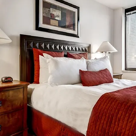 Global Luxury Suites At Symphony House *
