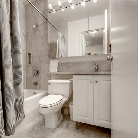 Global Luxury Suites At Symphony House
