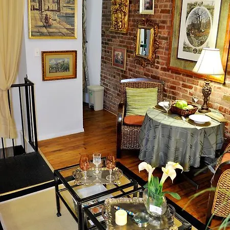 Garden House With 2 Bedroom * New York