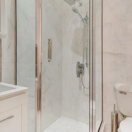Two Bedroom - Harlem Apartment *