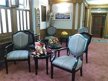 Hotel Leo House 3*