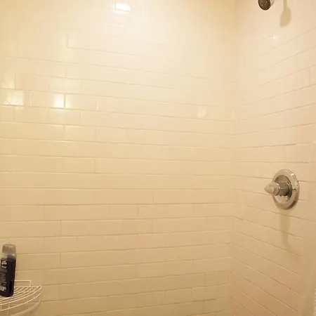 Ny 4th Street Apartment