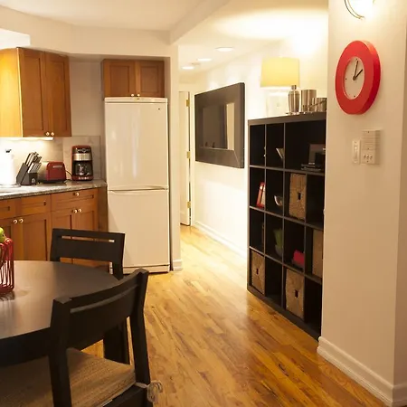 Ny 4th Street Apartment *