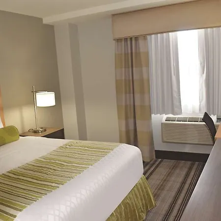 Hotel La Quinta & Far Rockaway - 2*