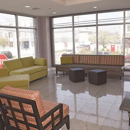 Hotel La Quinta & Far Rockaway - 2*