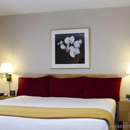 Eastgate Tower Hotel New York