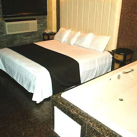 Motel Surfside Three New York