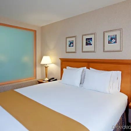 Hotel Express Brooklyn By Ihg