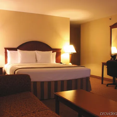 La Quinta By Wyndham Queens Hotel