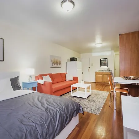 Studio In The Heart Of Times Square Apartment *