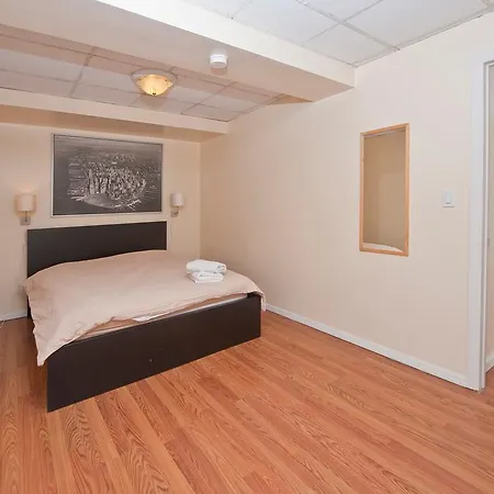 Chic 2 Bedrooms Near Times Square Apartment