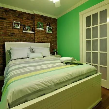 Stylish Upper East Side 2 Bed 2 Bath Apartment