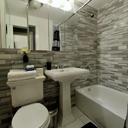 Stylish Upper East Side 2 Bed 2 Bath